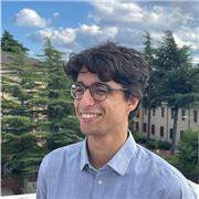 Laureato magistrale in Scienze Filosofiche offre lezioni di filosofia per studenti di scuola superiore e universitari